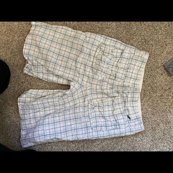 Urban pipeline plaid cargo shorts, only worn twice, no stains or holes - Picture 2 of 2